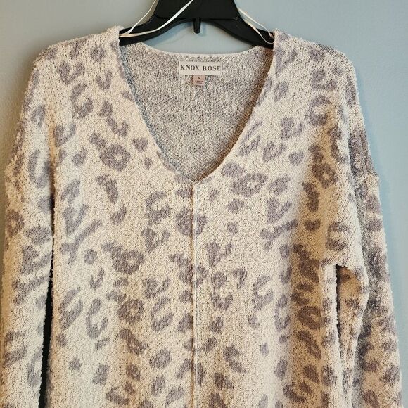 Knox Rose V-Neck Animal Print Sweater - Picture 2 of 9